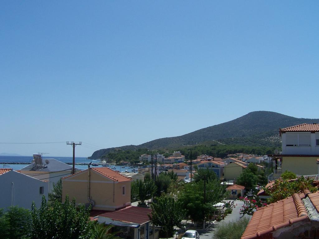 Karin & Nikos Hotel Ireo  Exterior foto